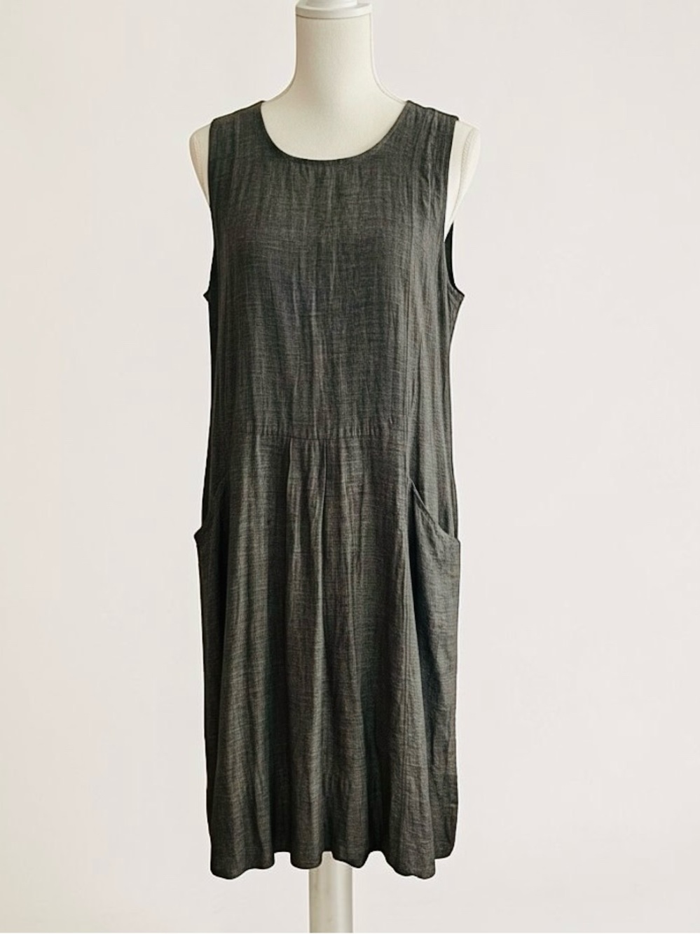 INJIRI Sleeveless Grey Silk Linen Midi Dress with Pockets